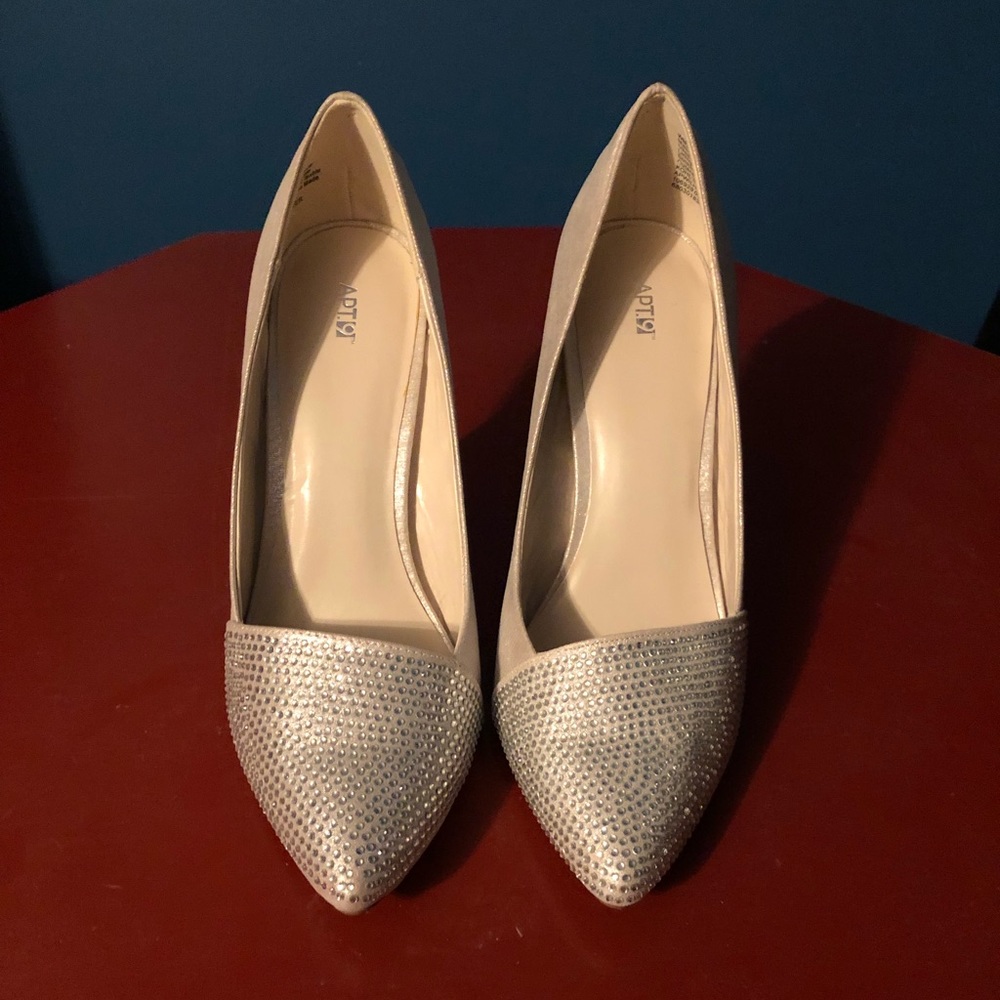Apt 9 Rhinestone toe studded nude metallic